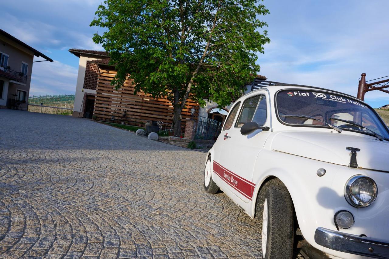 Agriturismo Cascina Sciulun Monforte dʼAlba Exteriör bild