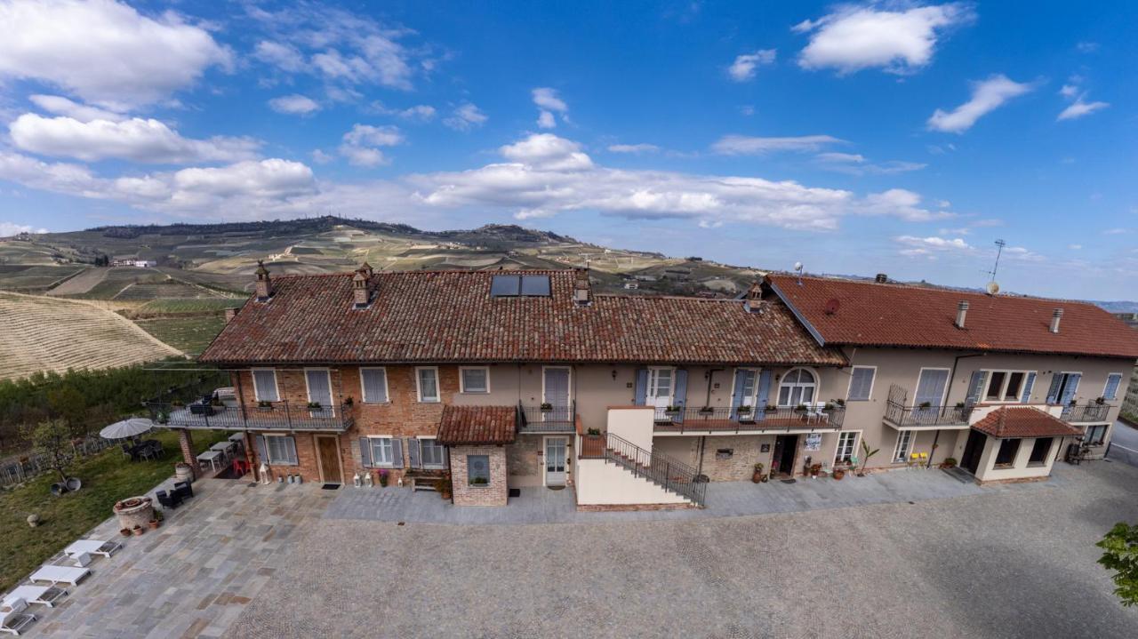 Agriturismo Cascina Sciulun Monforte dʼAlba Exteriör bild