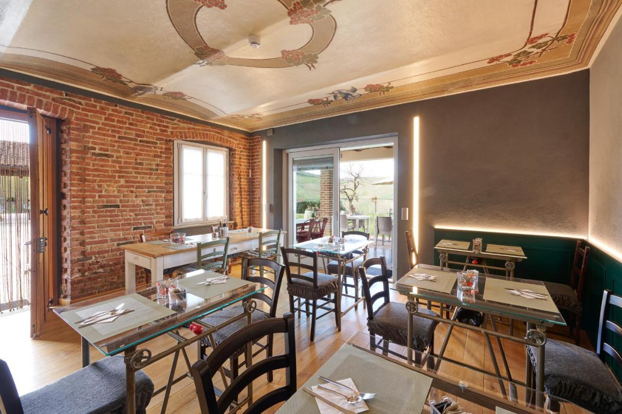 Agriturismo Cascina Sciulun Monforte dʼAlba Exteriör bild