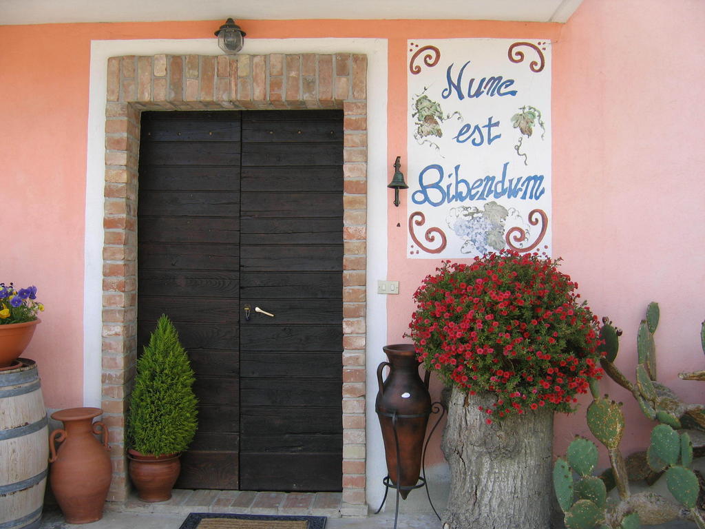 Agriturismo Cascina Sciulun Monforte dʼAlba Exteriör bild